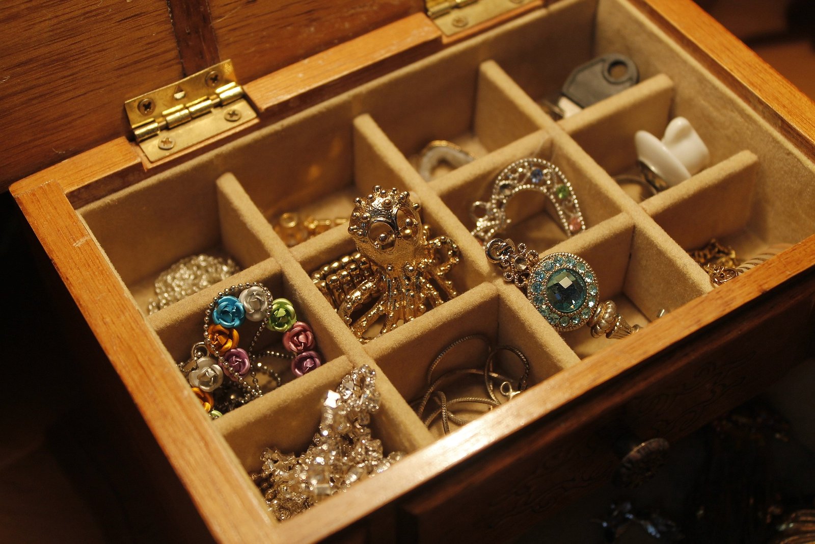 photography of jewelry box